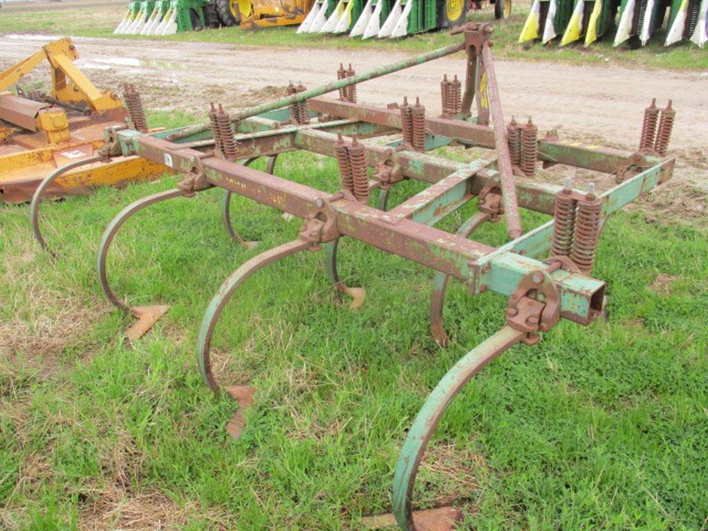 JD Chisel Plow