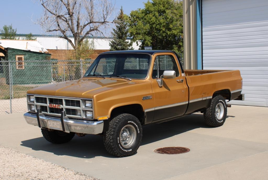 1984 GMC Sierra Classic 4x4 Pickup Truck