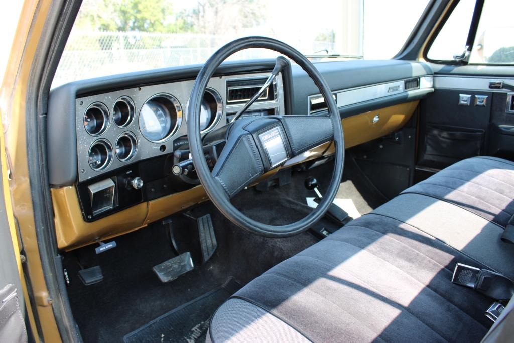 1984 GMC Sierra Classic 4x4 Pickup Truck