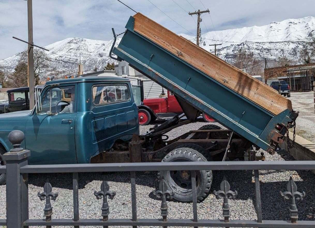 1969 International 1300 Dump Truck