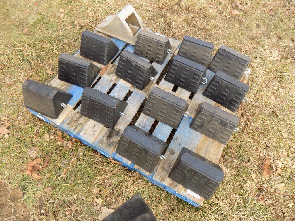 (15) Rubber & (1) Aluminum Wheel Chocks