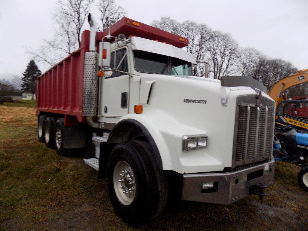 2001 Kenworth T-800 Tri-Axle Dump Truck, 18' Steel Dump Body, Cummins N14 R