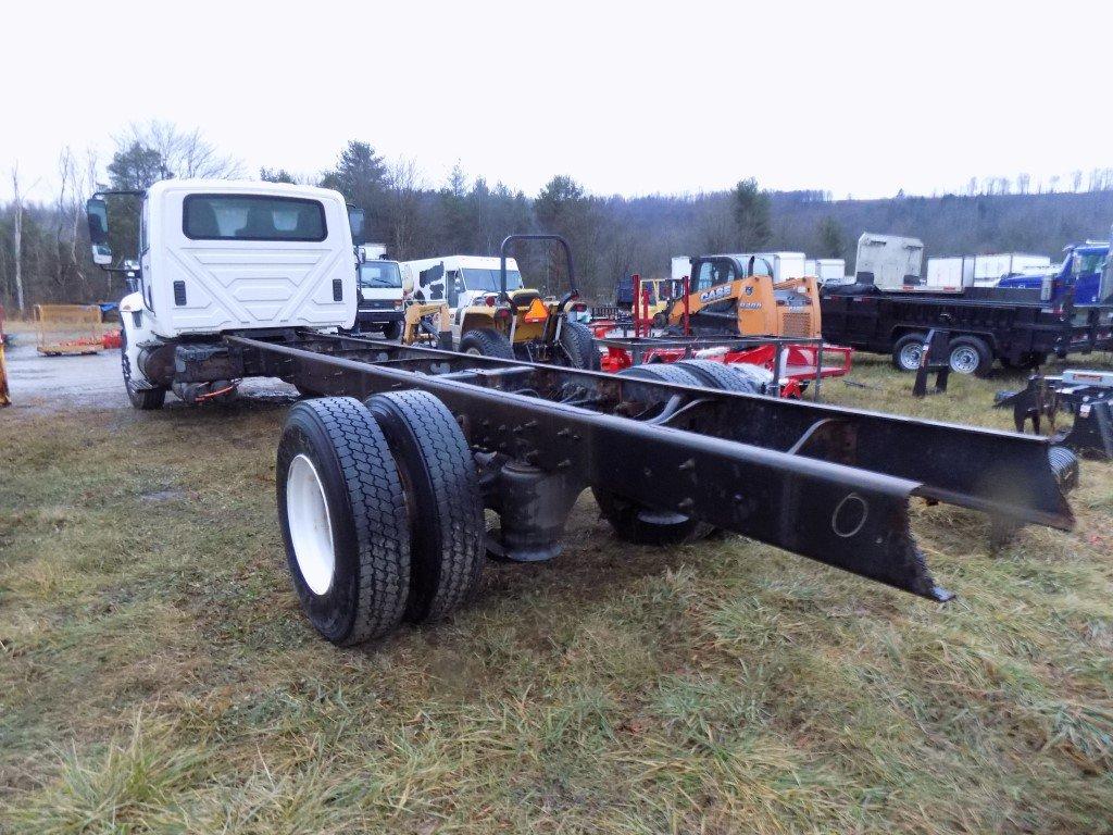 2009 IH Durastar Cab & Chassis, 206'' Cab to Axle, Air Brakes, 6-Spd Man Tr