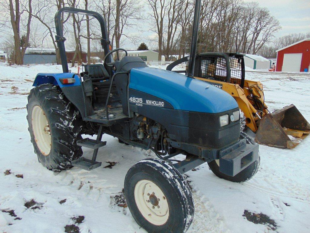 NH 4835 Tractor, 2WD, 2 Remotes, 540 Pto, 3 pt Arms, 1808 Hrs, Vin: 0011095