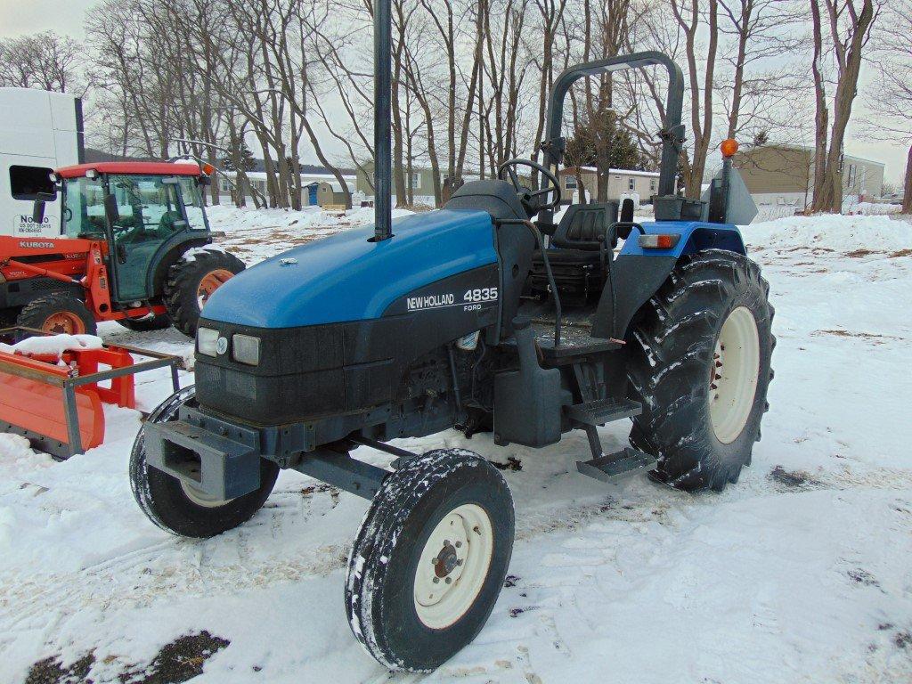 NH 4835 Tractor, 2WD, 2 Remotes, 540 Pto, 3 pt Arms, 1808 Hrs, Vin: 0011095