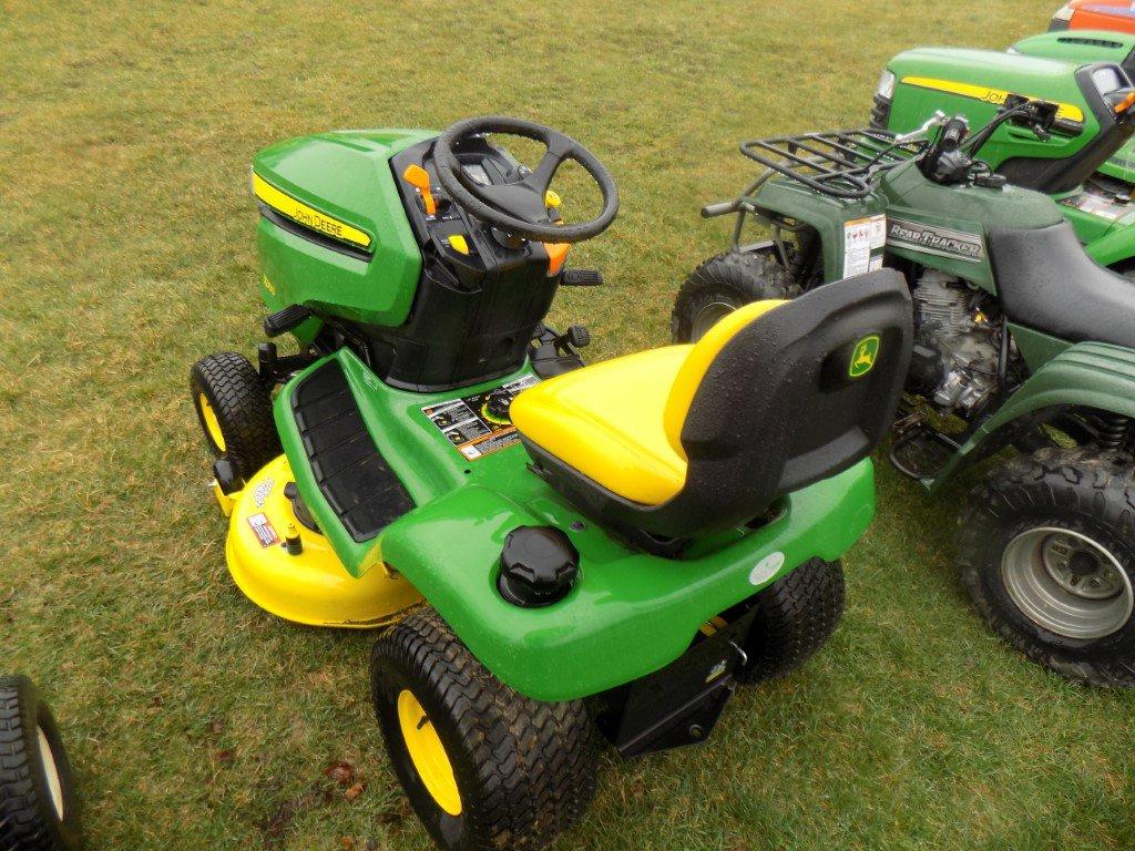 JD X350 Lawn Tractor w/ 42'' Deck, 51 hrs, S/N 042216 - 018817