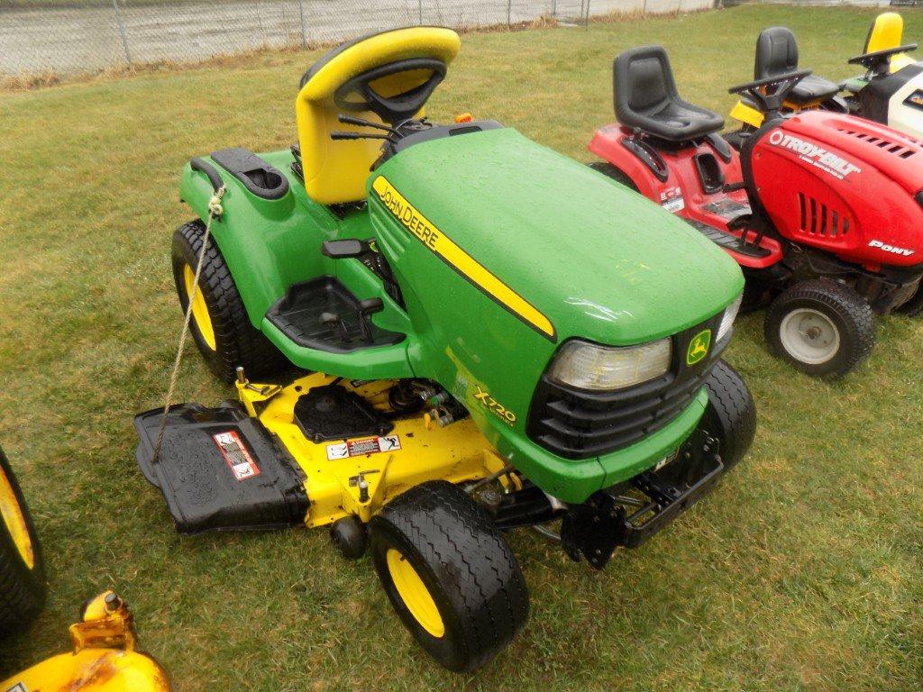 JD X720 Garden Tractor w/ 54'' Deck, Hyd Lift, Power Steering, 1515 hrs   S