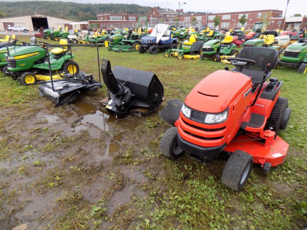 Simplicity 27HP Broadmoor w/52'' Deck, 2 Years Old, w/Snowblower & Cab, Low