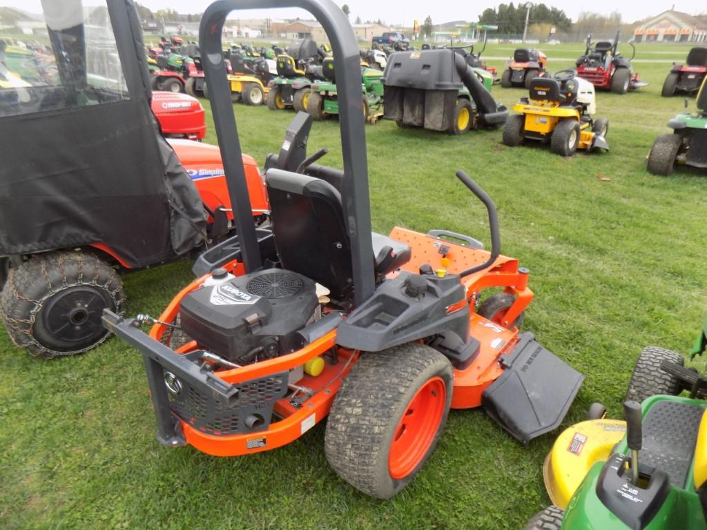 Kubota Z-125-Z Zero Turn Mower, Gas Eng, 54'' Deck, 212 Hrs, Nice