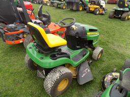 JD LA110 Lawn Tractor w/ 42'' Deck