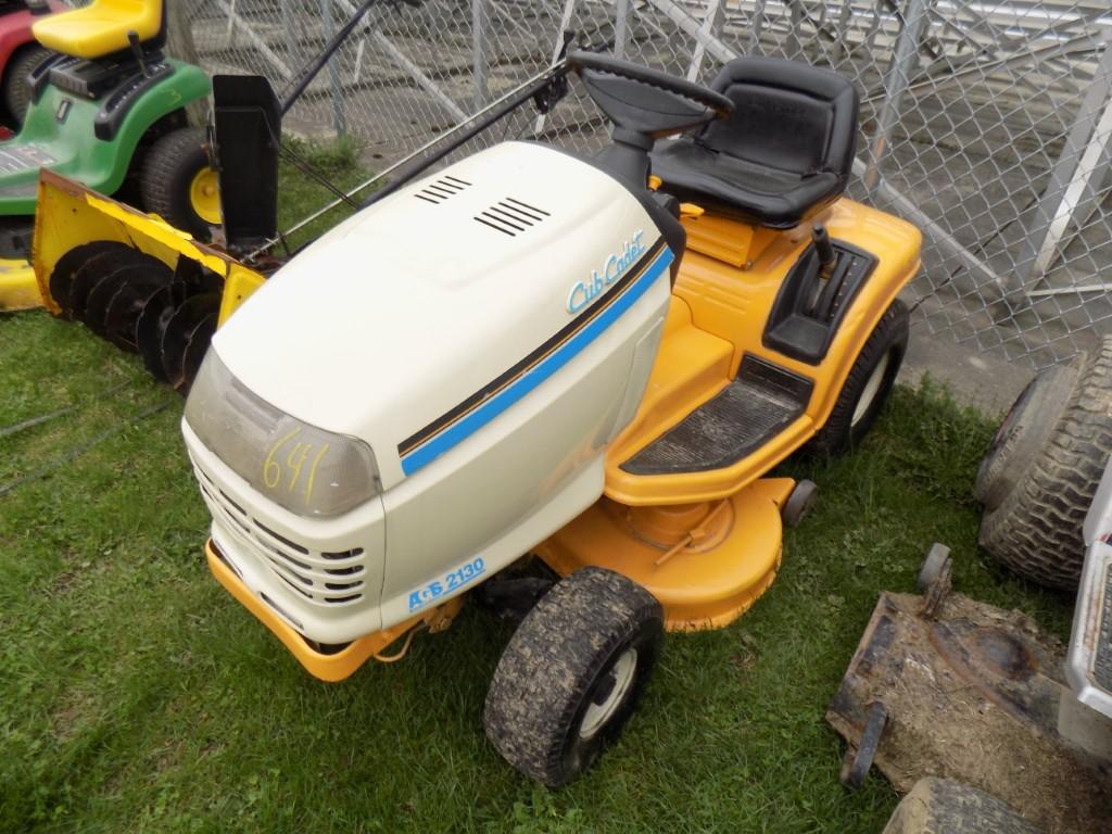 Cub Cadet 2130, 34'', 12 1/2 HP, 617 Hours