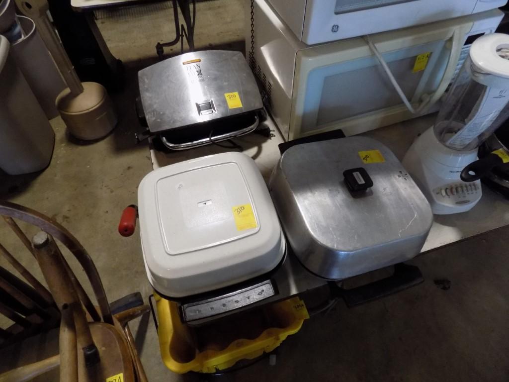 (2) Fry Pans & George Foreman Grill