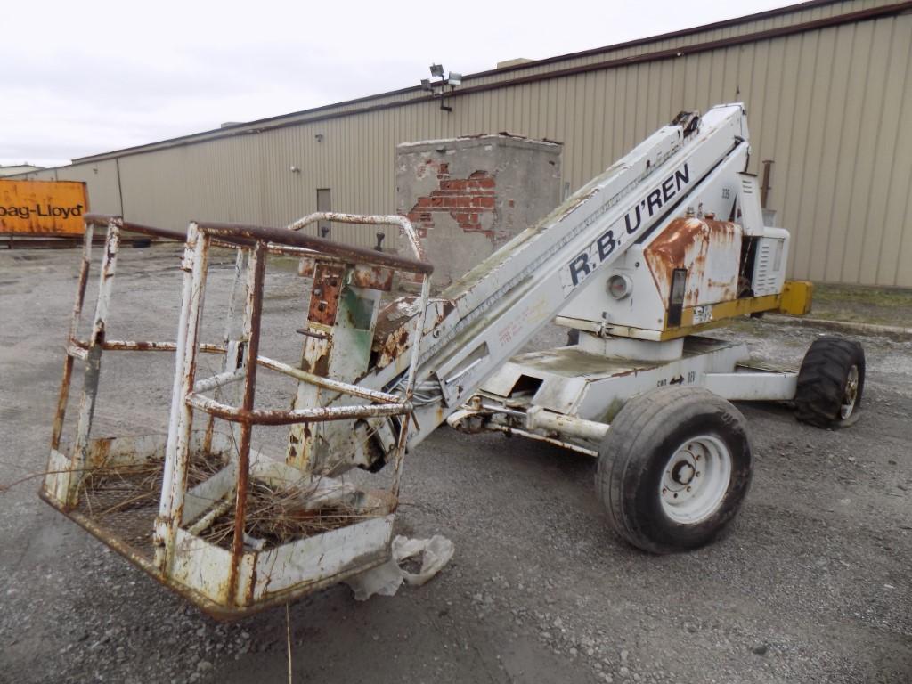 JLG 40HA 40' Boom Lift, 4 Cylinder Gas Engine, S/N: 709494 / NOT RUNNING NE