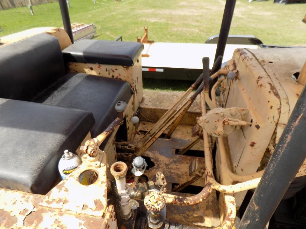 Allis Chalmers HD9 Bull Dozer w/ Extra Parts - Manuals in Office