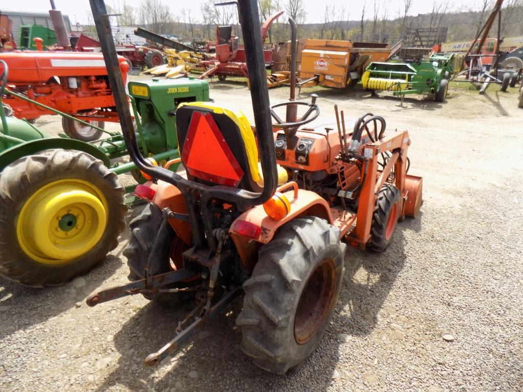 Kubota B7200 4wd Compact Tractor w/ Loader, Shows 335 Hrs.