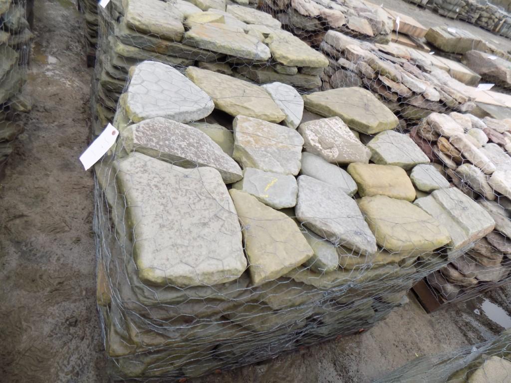 Pallet of Tumbled Garden Path/Colonial Wallstone, Sold by Pallet