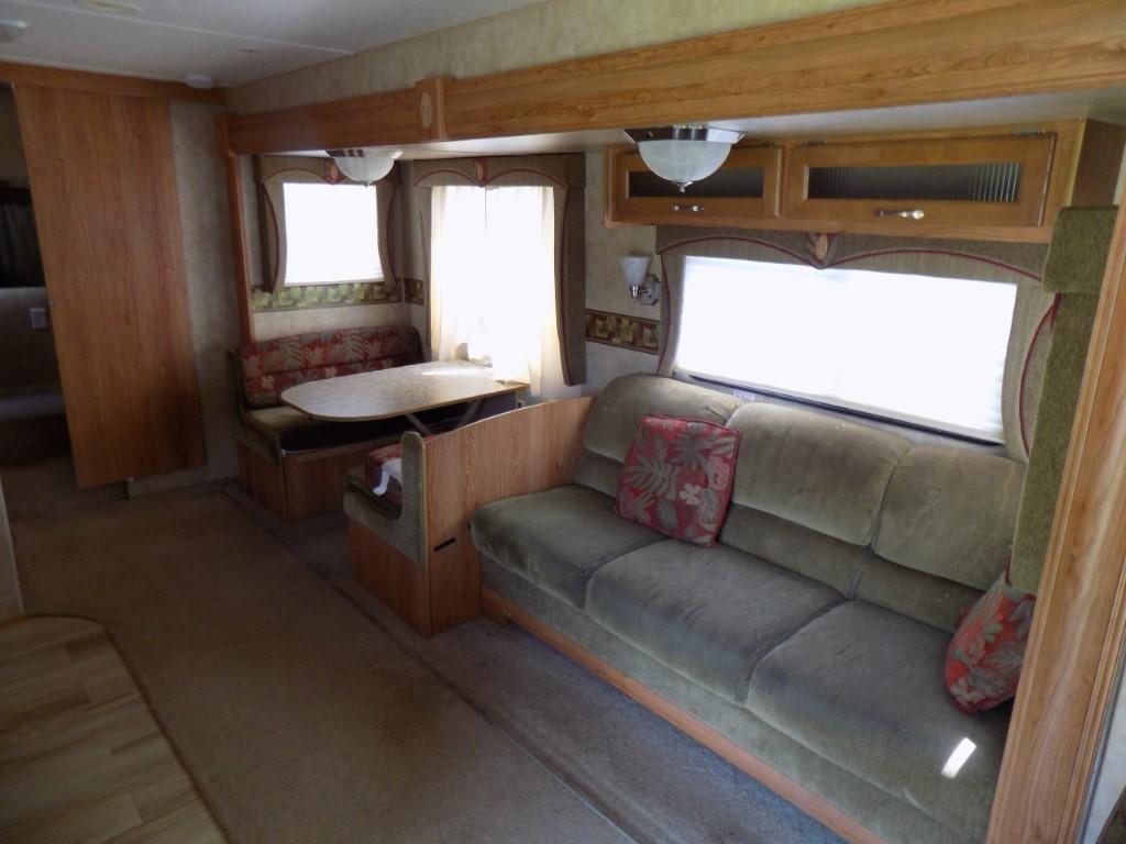 2008 Jayco Jay Flight G2 29' Tow Behind Camper w/ 1 Slideout, 2 Bedrooms, V