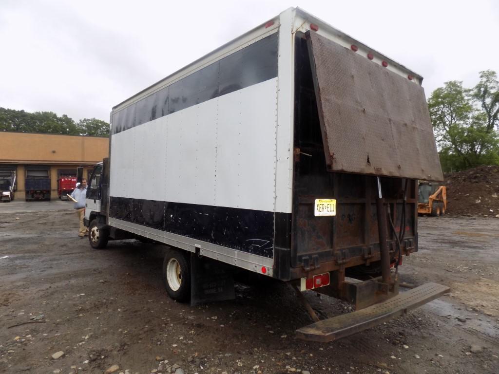 2005 GMC/Isuzu, W4500, Dsl Eng, auto Trans, Van Truck w/16' Body w/Ramp, w/