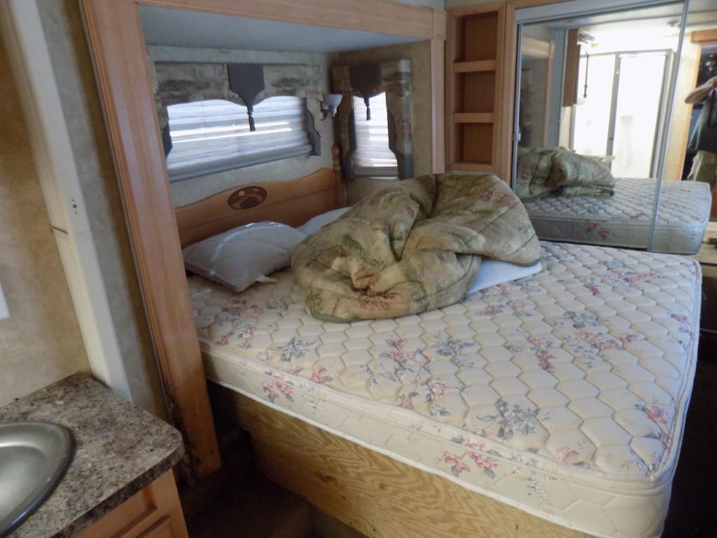 2005 Crossroads Paradise Pointe Model 36RL by Crossroads RV, Fifth Wheel Ca