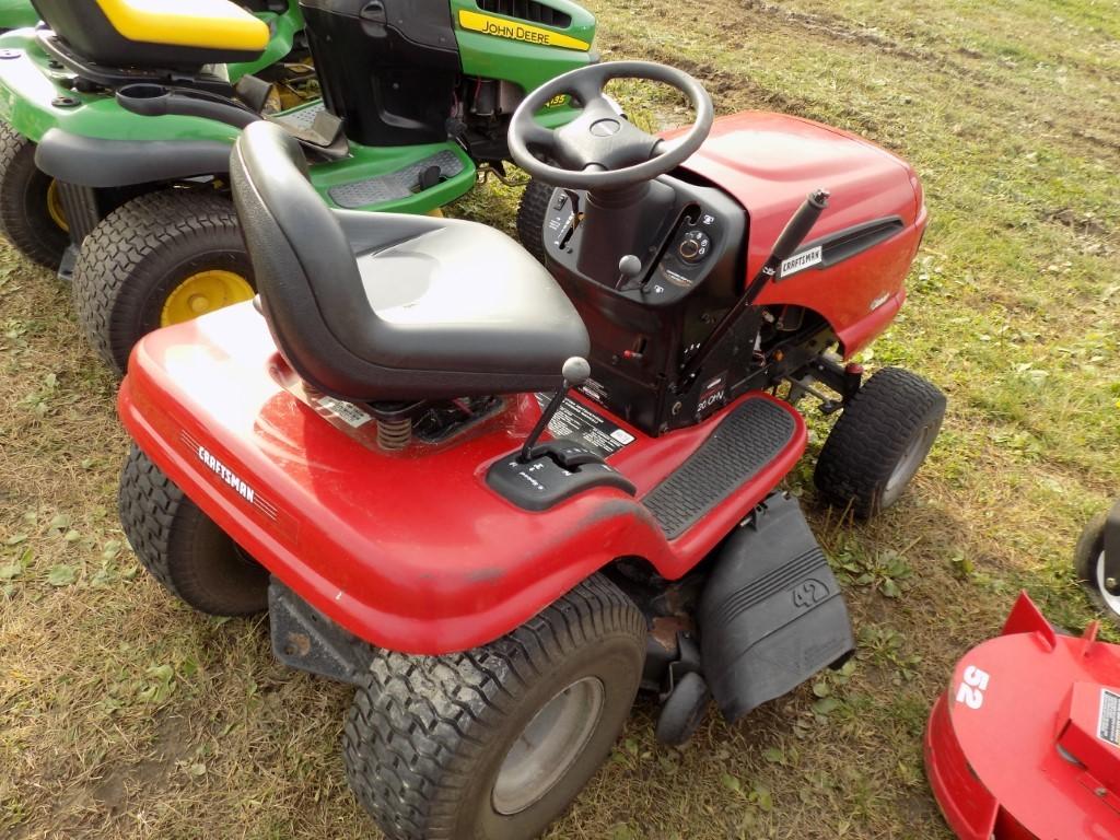 Craftsman LT300 Lawn Tractor w/42'' Deck