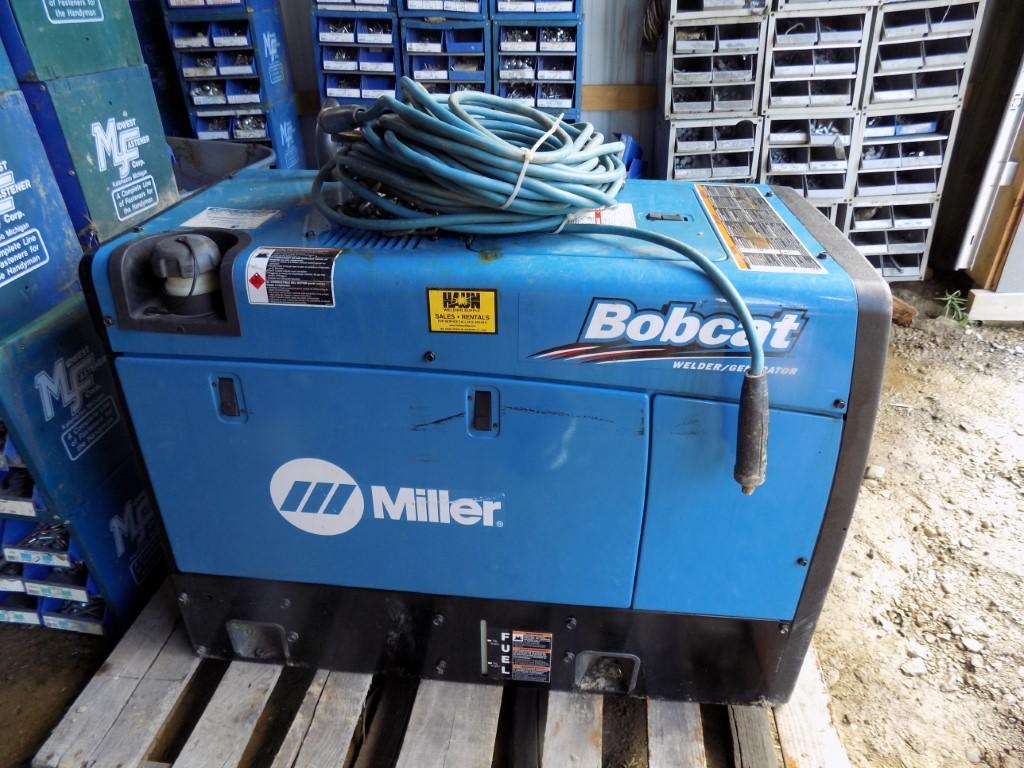 Miller Bobcat 250 Gas Welder/Generator 17 Hours - Like New