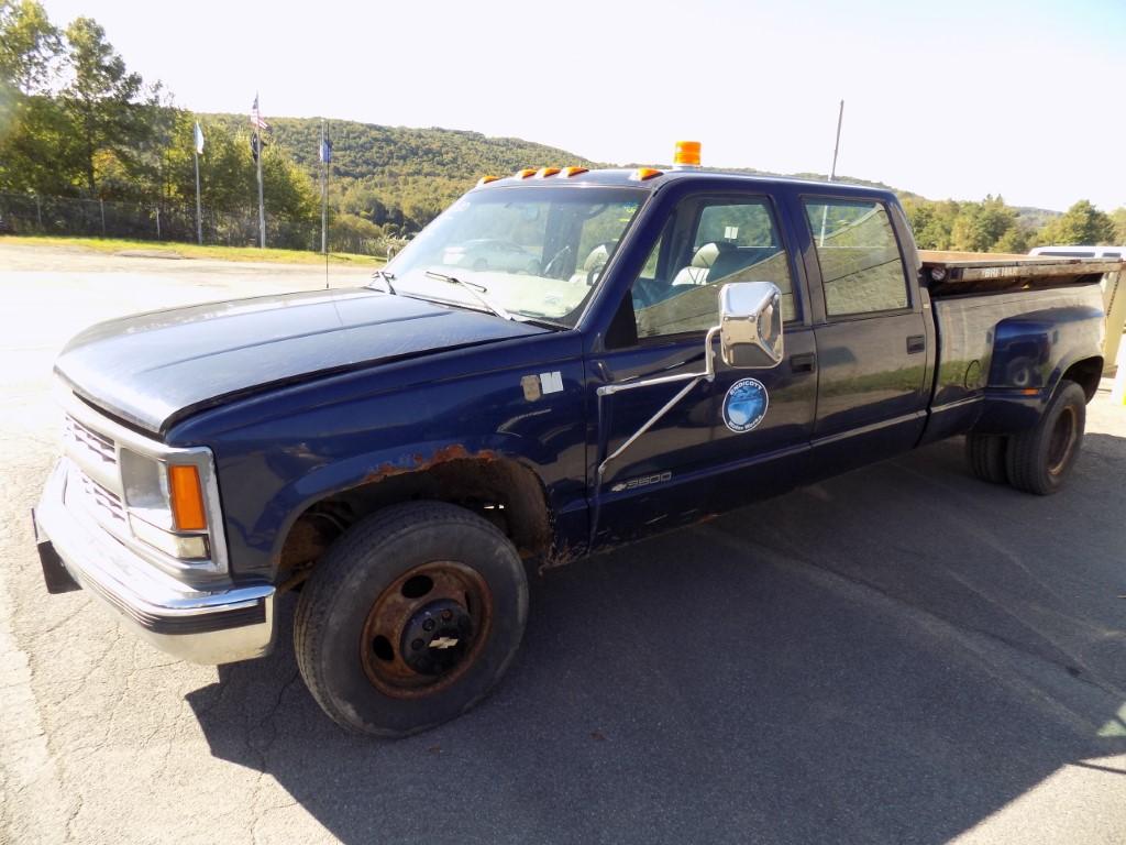 1998 Chevrolet 3500, 4-Dr, Dually, w/EZ Dumper Rear Dump box, 5.7L V8 Gas E