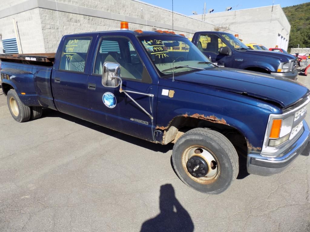 1998 Chevrolet 3500, 4-Dr, Dually, w/EZ Dumper Rear Dump box, 5.7L V8 Gas E