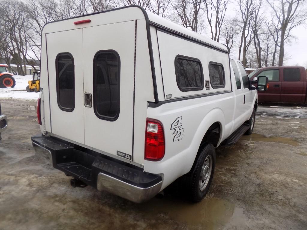 2014 Ford F250, 4WD, Ext. Cab, White, 6.5' Box, V8 Gas Eng., Auto Trans., w