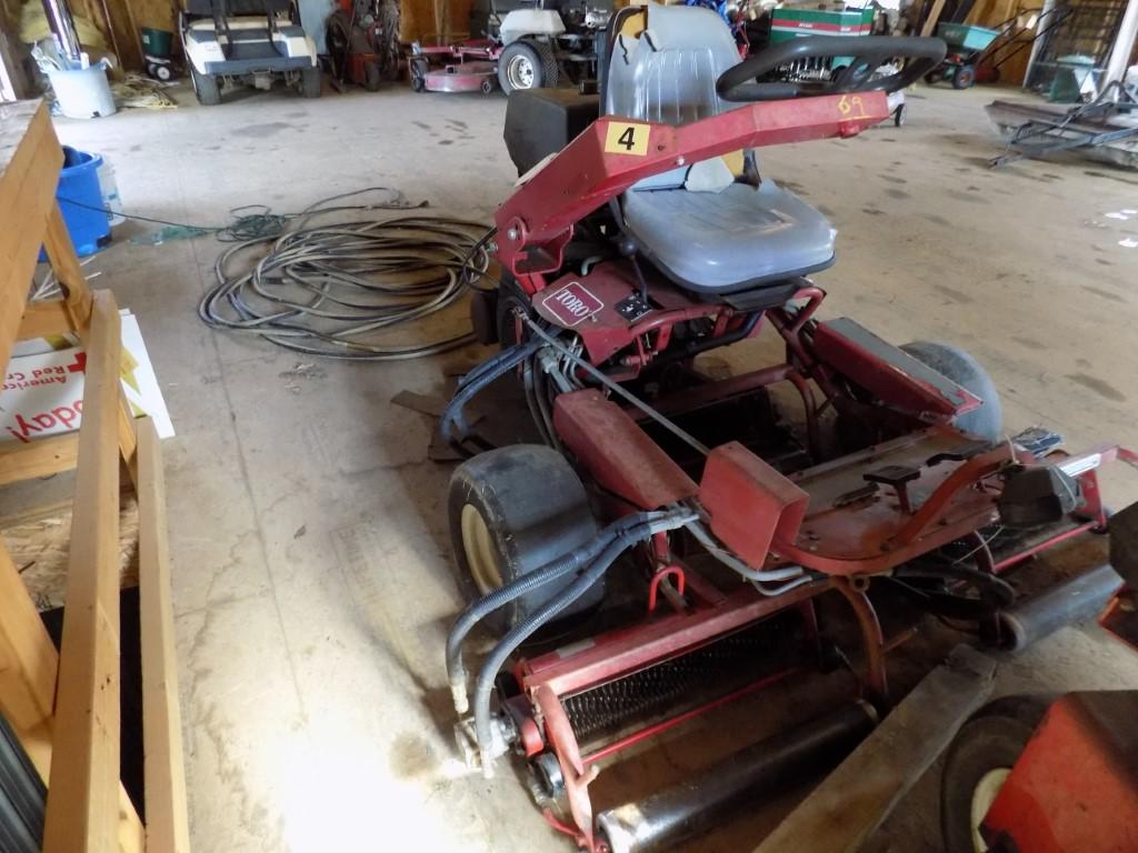 Toro 3000 3-Reel Greens Mower, Kohler 16HP Gas Eng, w/Verticutter, 1,758 Hr