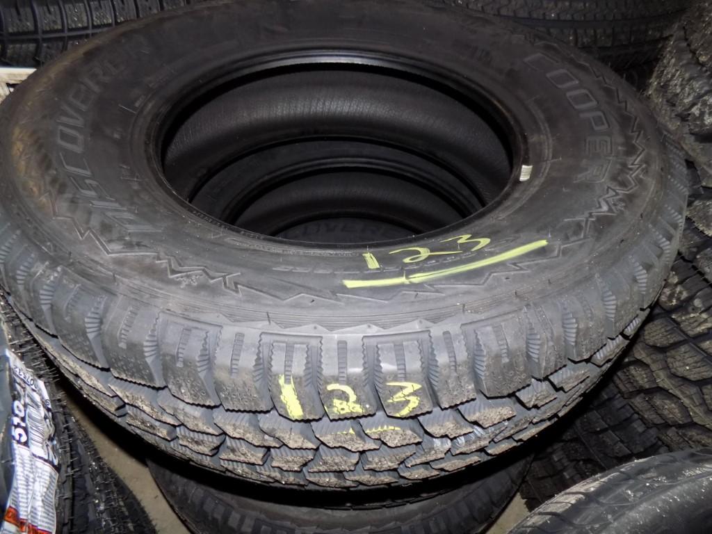 (4) Cooper Discover AT 235/70/R16 Tires