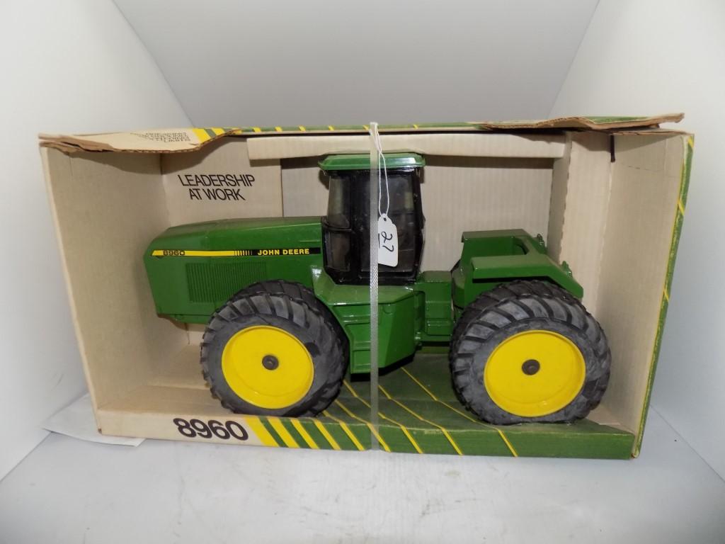 John Deere 8960 Articulating Tractor w/Duals, in 1/16 Scale by Ertl, Denver