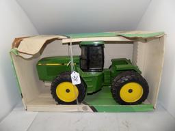 John Deere 8560 Articulating Tractor in 1/16 Scale by Ertl, Box in Fair Con