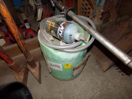 5 Gallon Bucket of Green Tire Slime with Hose and Pump