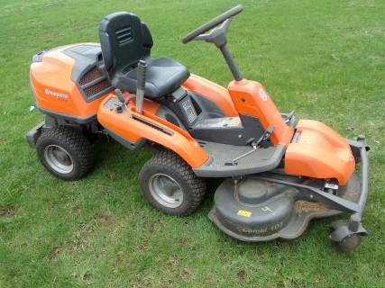 Husqvarna R220T Articulating Front Mower, 18 HP V Twin, 38'' Deck, S/N# 201