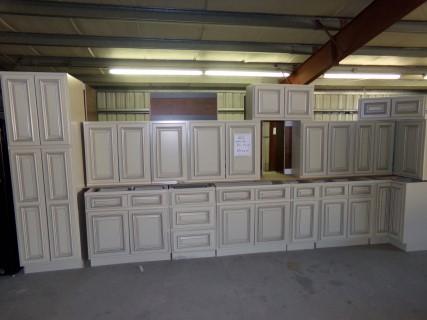 Country White/Off White 15-Pc Kitchen Cabinet Set, 30'' Wall Cabinets - 4-D