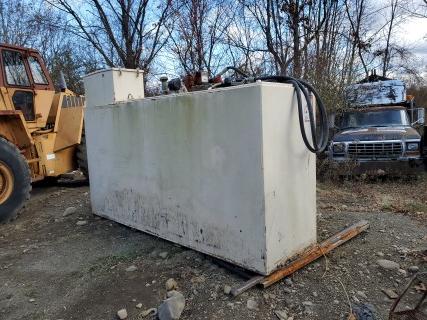 600-700 Gal Fuel Tank with Electric Pump and Meter