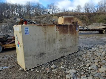 600-700 Gal Fuel Tank with Electric Pump and Meter