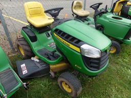 JD E120 w/42'' Deck, 20 Hp, V-Twin, Hydro, 141 Hours, Ag Tires, S/N 027012,