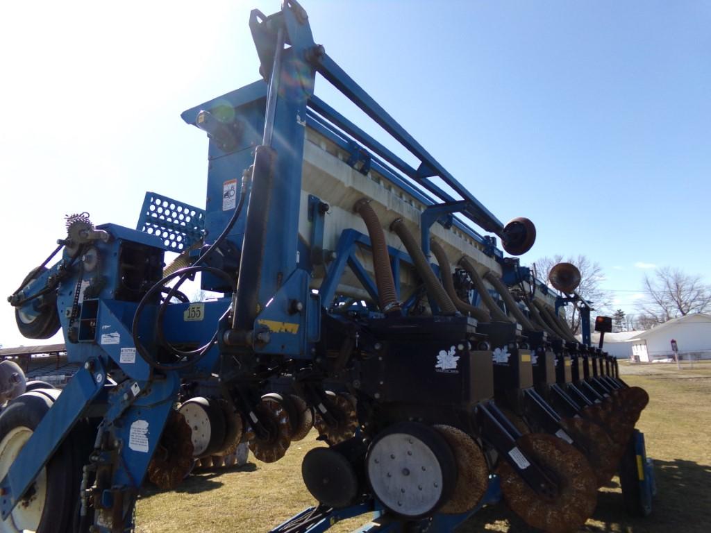 Kinze 3650 12/23 Row Planter, Trailer Mtd. Hyd Ext Hitch, 2003, S/N 555069