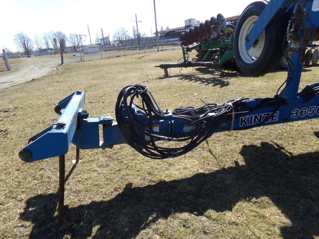 Kinze 3650 12/23 Row Planter, Trailer Mtd. Hyd Ext Hitch, 2003, S/N 555069