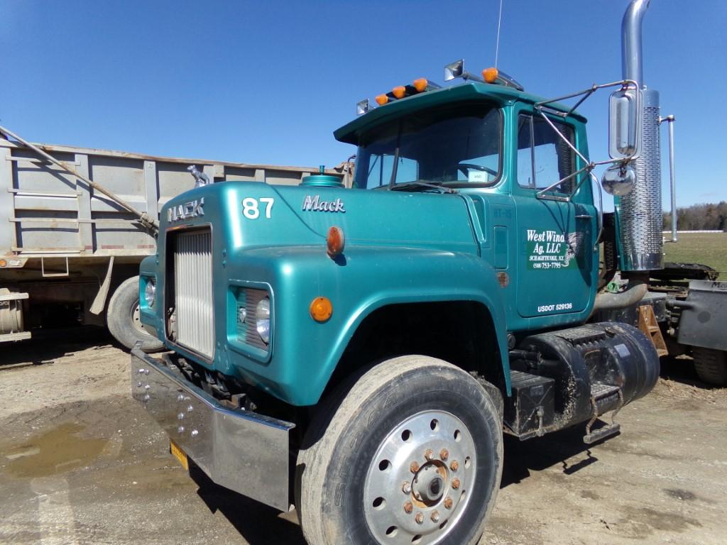 Mack R688T Day Cab Tractor, 300 Mack Engine, 9 Speed Trans, Alum Wheels, Go