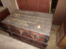 Brown and Black 36'' Chest with Ornate Lining (Barn)