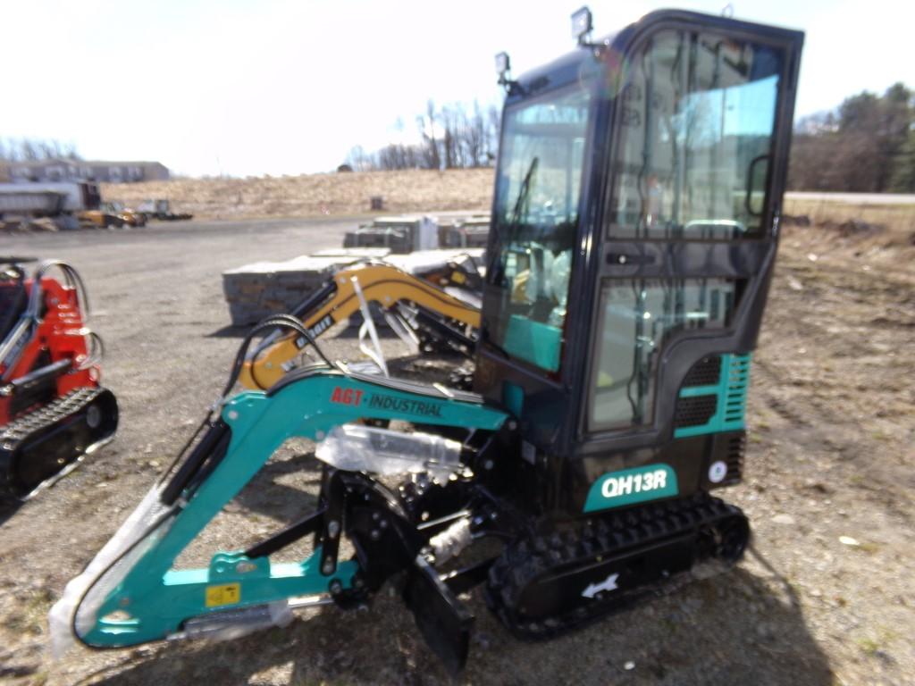 New AGT QH13R-Mini Excavator With Full Cab, Dozer Blade, Briggs and Stratto