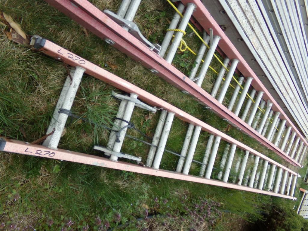 28' Fiberglass Extension Ladder, Orange (Outside)