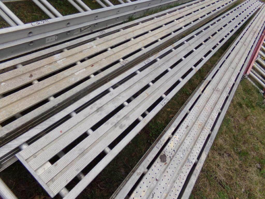 24' Aluminum Scaffold Pic, 14'' Wide (Outside)