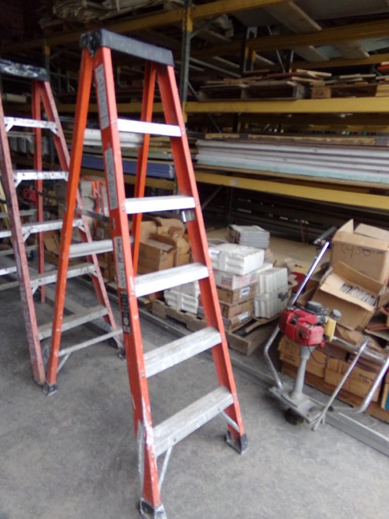 6' Orange Fiberglass Step Ladder (Bay 4)