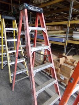 6' Orange Fiberglass Step Ladder (Bay 4)