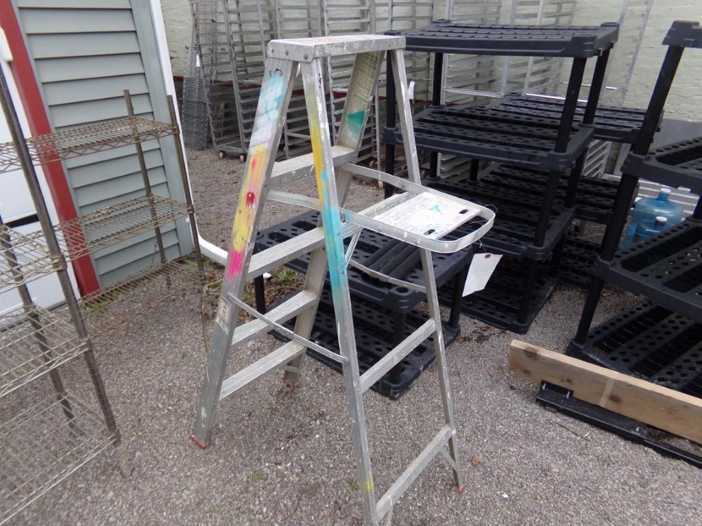 5' Alum. Step Ladder (Outside)