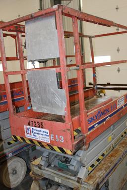 2005 Skyjack SJIIIE3219 Scissor Lift