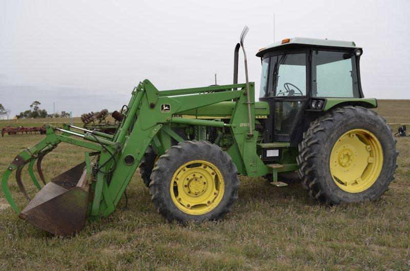 1990 John Deere 2955 Tractor